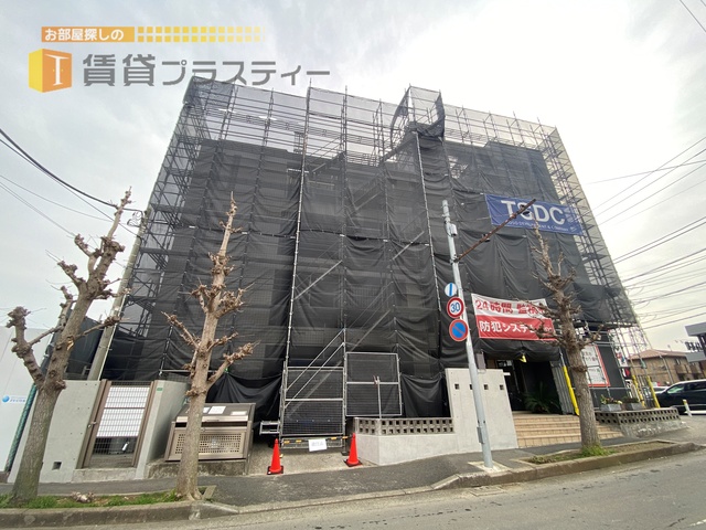 建物外観　周辺にお店が多くて便利なエリア。