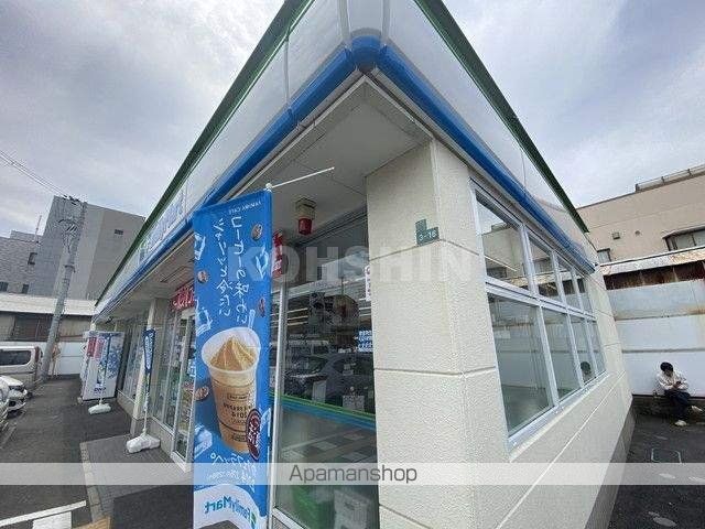 コンビニ　ファミリーマート（コンビニ）まで429m