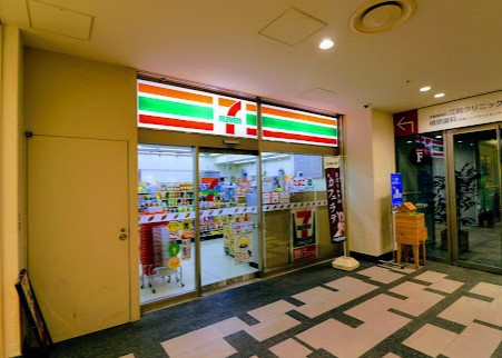 コンビニ　セブン－イレブンカレッタ汐留店（コンビニ）まで306m