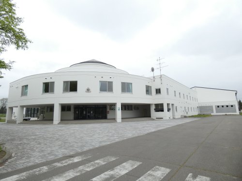 小学校　中札内村立中札内小学校（小学校）まで1854m