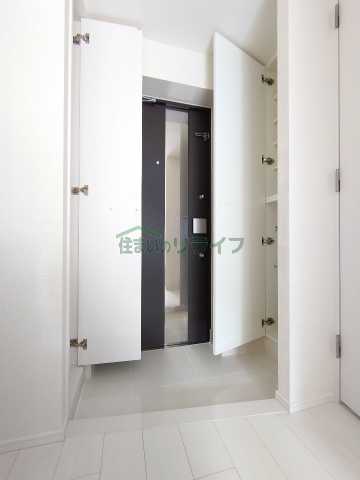 玄関　PREMIUM　CUBE中野