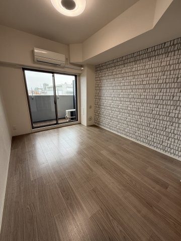 居室・リビング　※写真は同じマンションの違う部屋のものになります。反転タイプ