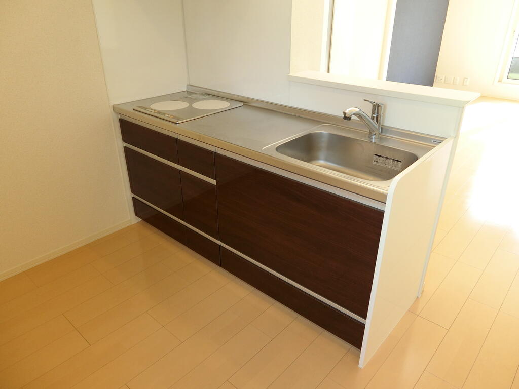 キッチン　同物件別部屋のものです。