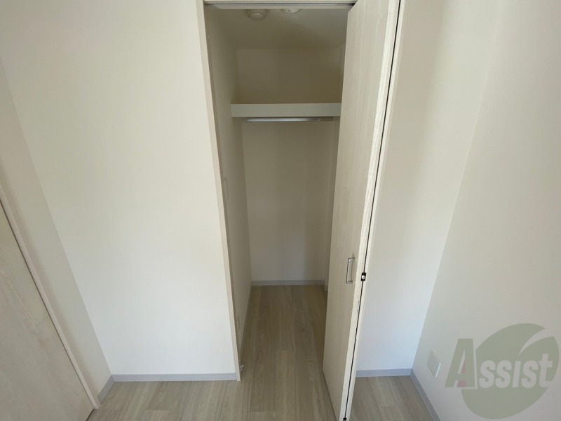 収納　寝室の収納です。部屋がすっきり片付きます。