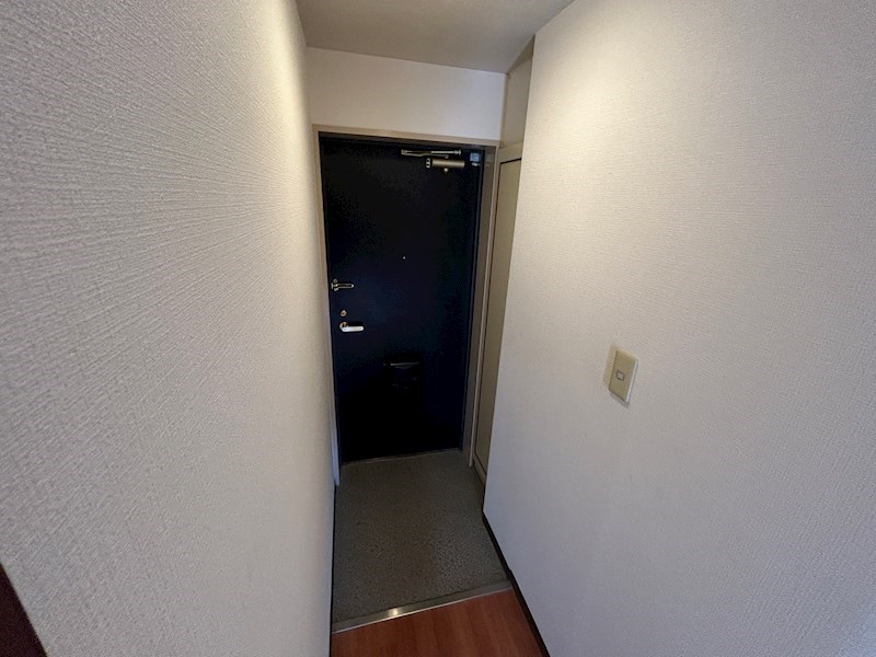 ロイヤルメゾン西宮北口7の玄関写真