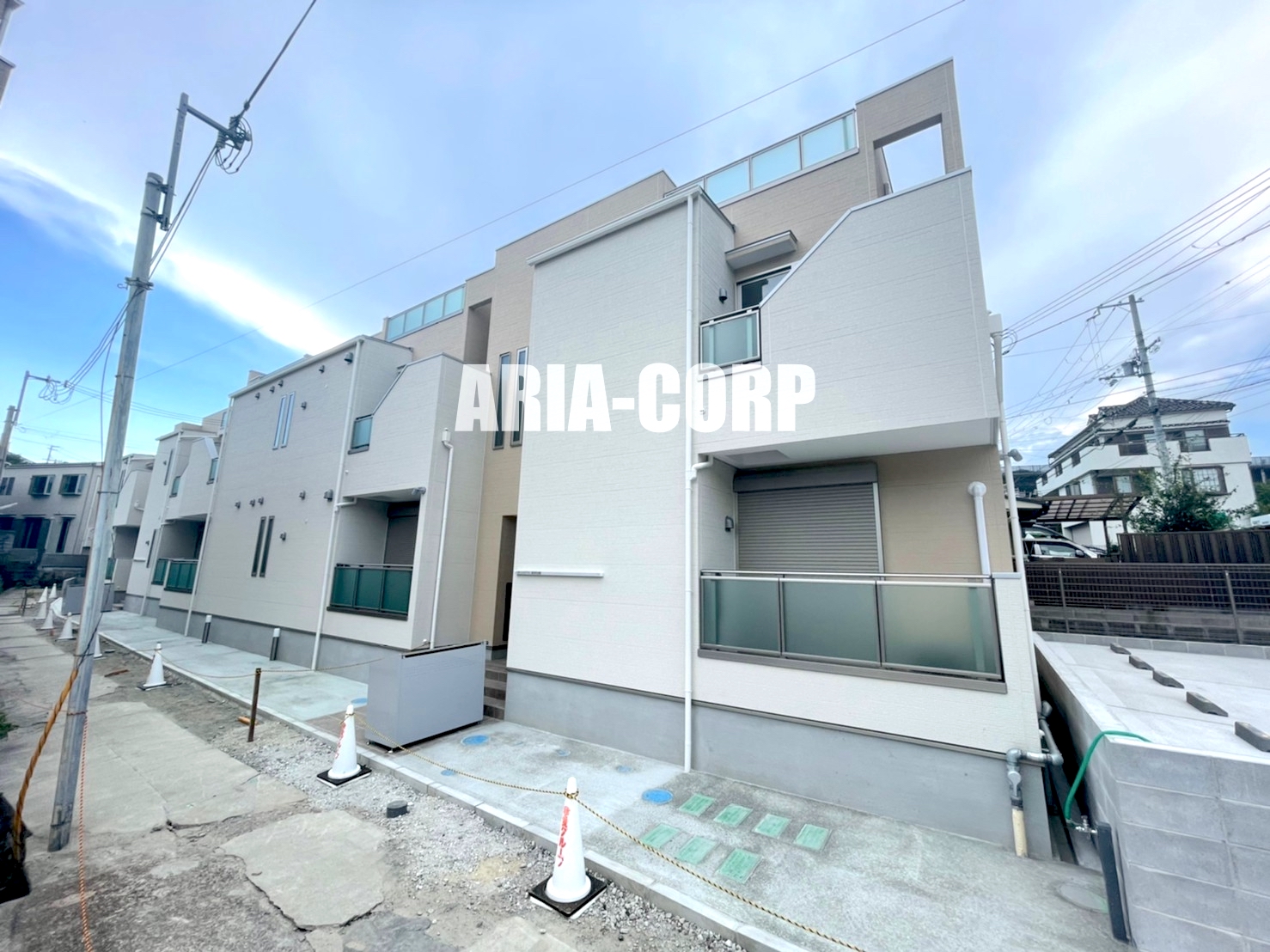 建物外観　2021年完成、大手施工会社の【築浅プレミアムデザイナーズ】