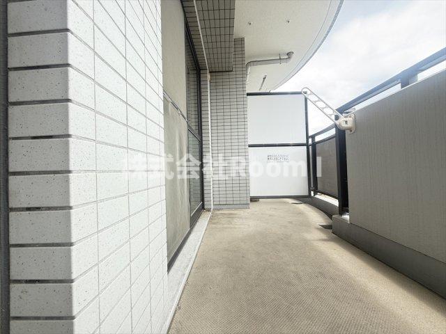 バルコニー　開放的で明るい空間を演出してくれるバルコニーです
