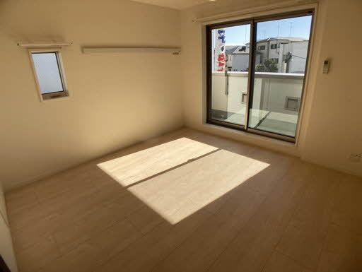 居室・リビング　日当たり良好です！