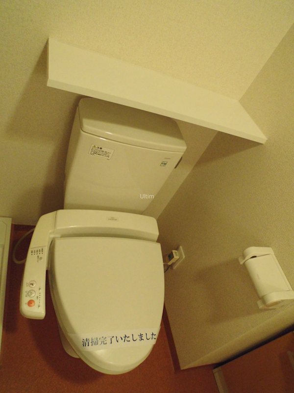 トイレ　別部屋のお写真です。ご参考までに！