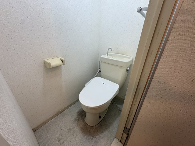 東山ハイツ C棟のトイレ写真