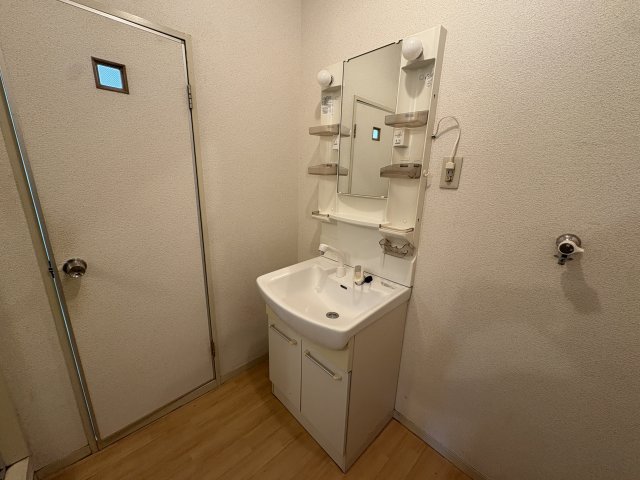 東山ハイツ C棟の内装写真