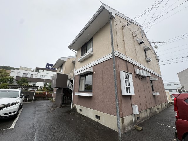 東山ハイツ C棟の外観写真