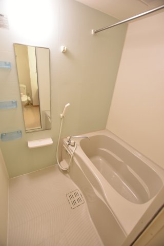 バス・シャワールーム　同物件、別号室の参考写真です。