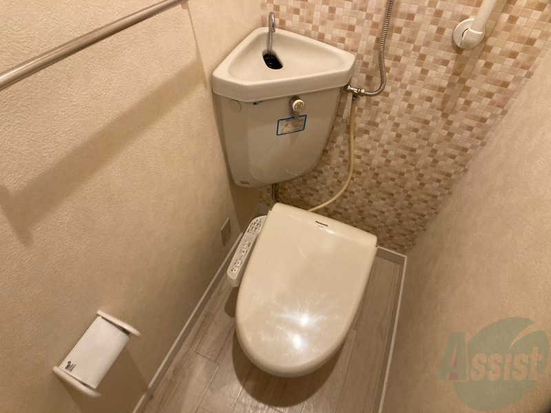 トイレ　ウォシュレット機能がついたトイレ。安心して使用できますね。