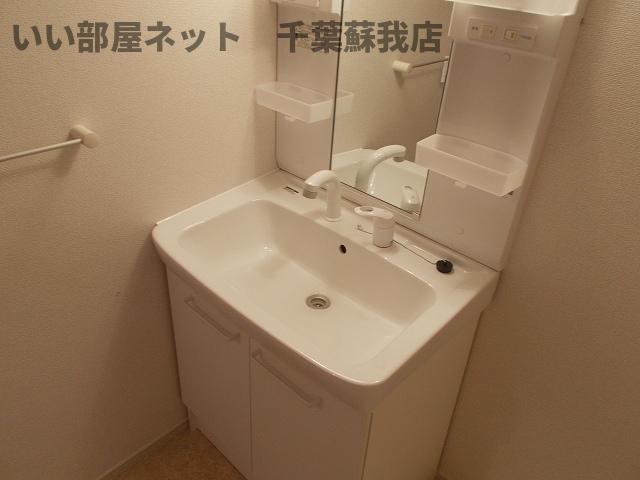 洗面設備　コンパクトで使いやすい洗面所
