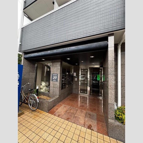 エントランス　【お部屋さがしはラックハウジングにお問合せ下さいませ♪】