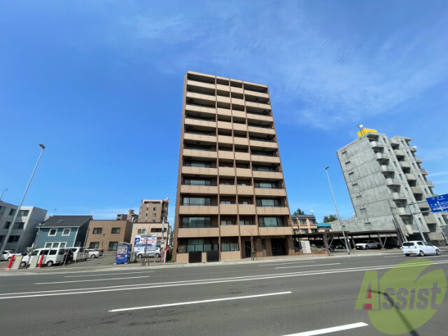 建物外観　中央区南十九条西「ＭＡＮＳＩＯＮ　ＫＵＲＯＤＡ山鼻１９条」