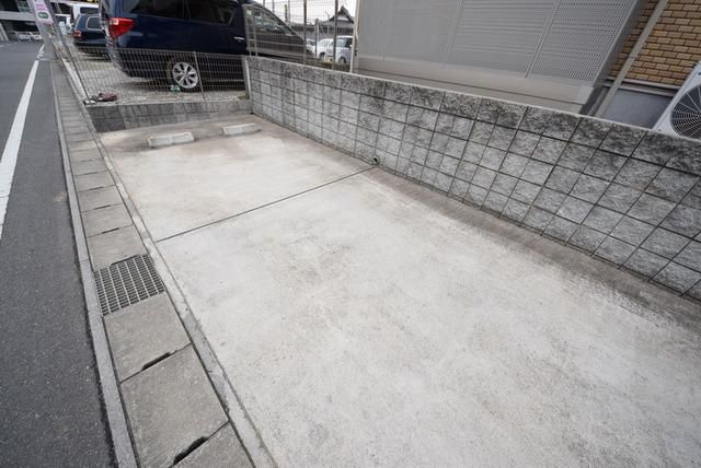 駐車場　敷地内駐車場