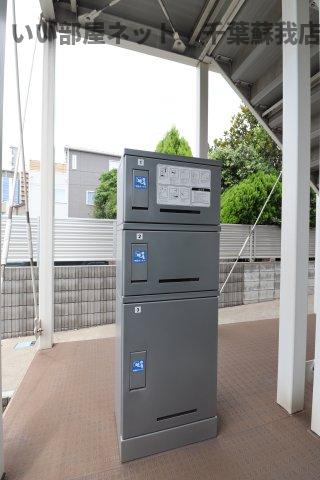 エントランス　宅配ボックスがあると、自分の時間を有効活用できますね！