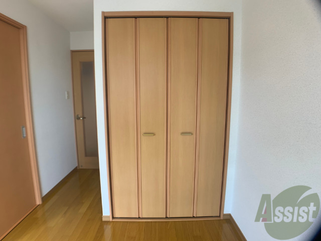収納　寝室にあったクローゼット。荷物がたくさんあっても大丈夫。