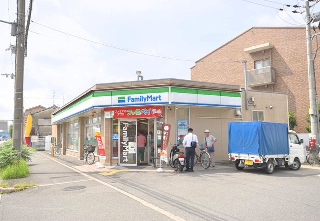 コンビニ　ファミリーマート枚方大橋店（コンビニ）まで652m