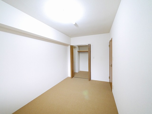 その他部屋・スペース　広くて明るい寝室