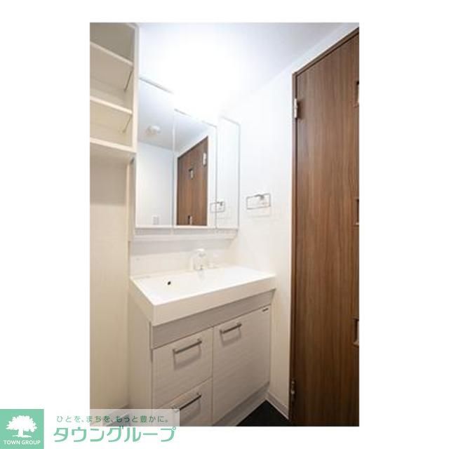 洗面設備　※写真は同タイプ住戸です。