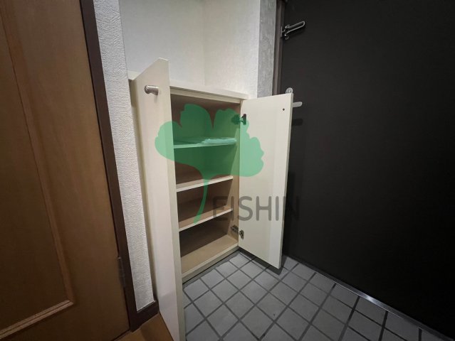 玄関　下駄箱もしっかりついてます！