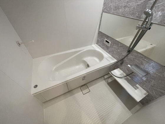 バス・シャワールーム　※別部屋の写真です