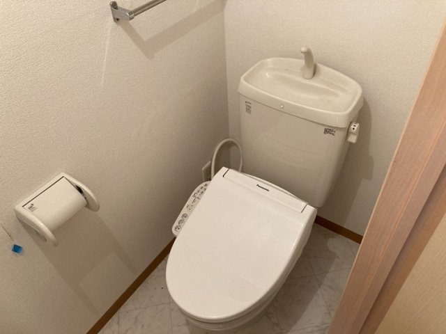 トイレ　同物件別部屋です。