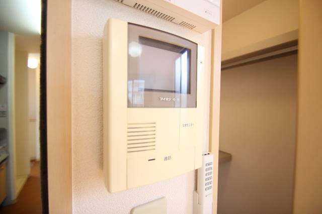 セキュリティ　ＴＶモニターホン。イメージ写真