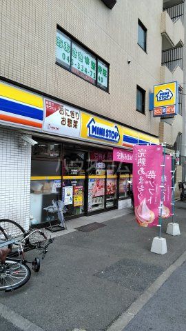 コンビニ　ミニストップ 阪東橋店（コンビニ）まで214m