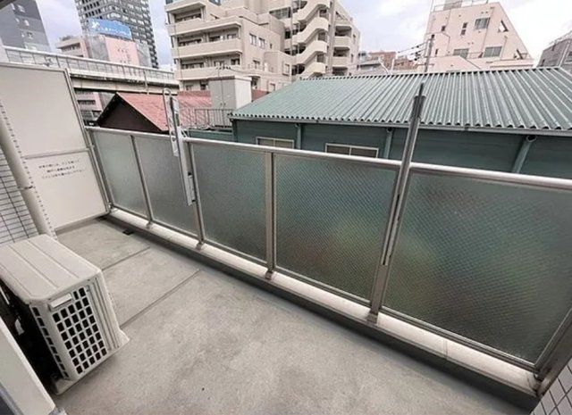 バルコニー　外からの目が気にならないバルコニーで洗濯物が干せます