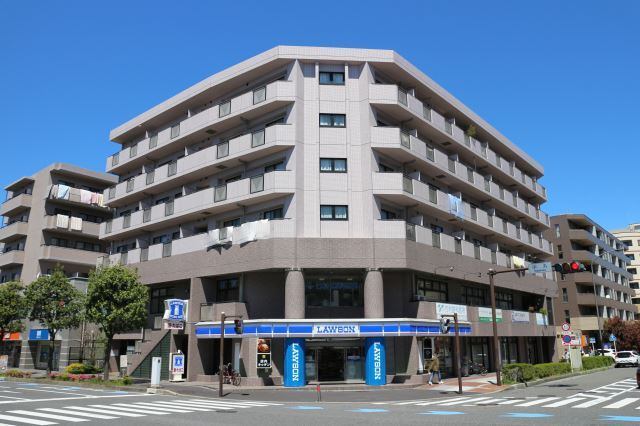 コンビニ　ローソン都筑茅ケ崎中央店（コンビニ）まで654m
