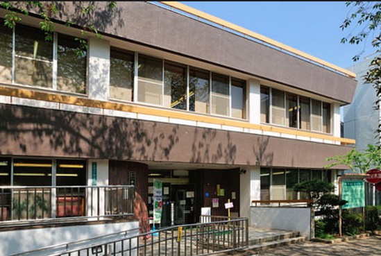 図書館　豊島区立巣鴨図書館（図書館）まで175m