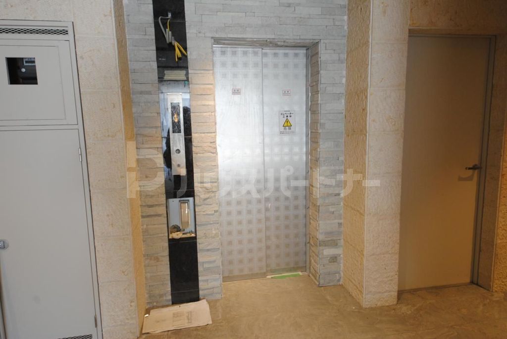 エントランス　建築中です。