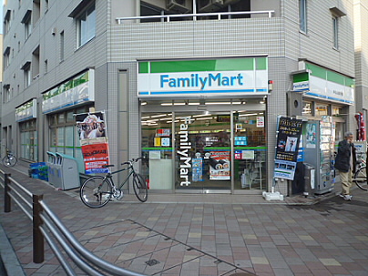 コンビニ　ファミリーマート芦花公園駅北店（コンビニ）まで630m