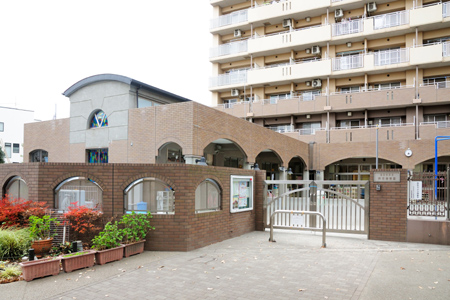 幼稚園・保育園　芦花保育園（幼稚園・保育園）まで820m