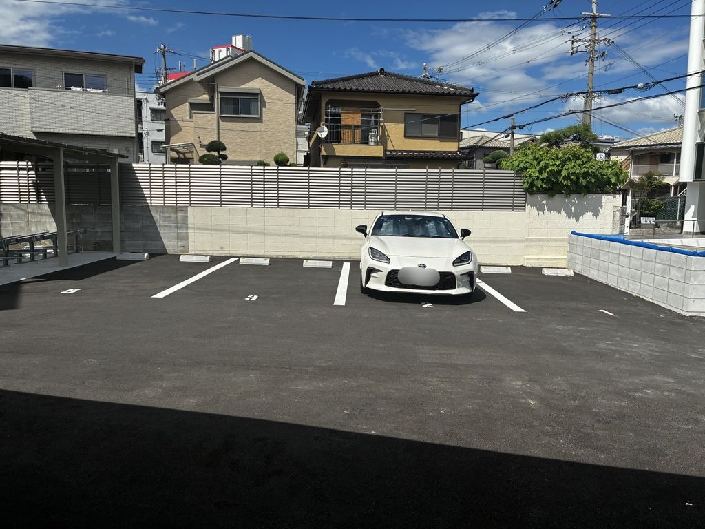 駐車場　駐車場