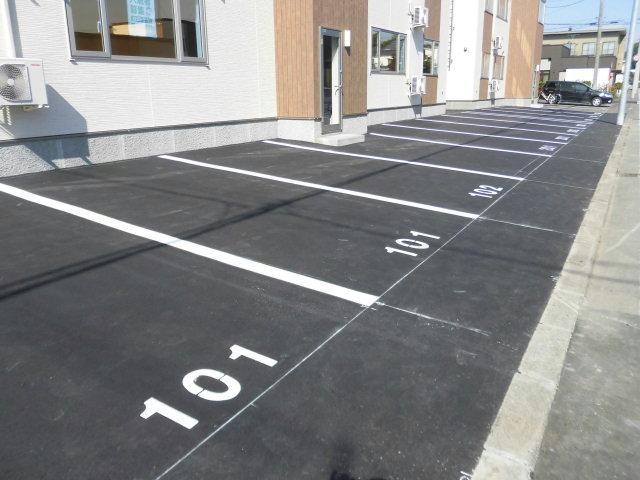 駐車場　駐車場