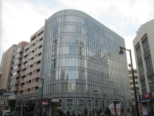 銀行　（株）りそな銀行／亀戸支店（銀行）まで204m