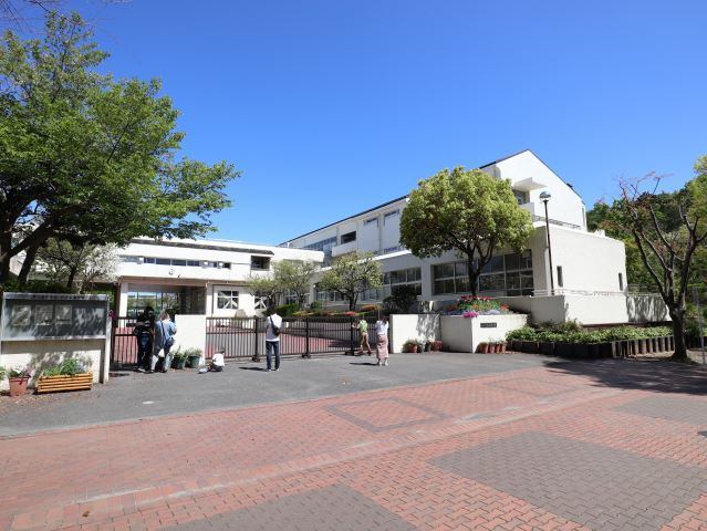 中学校　横浜市立茅ケ崎中学校（中学校）まで1883m