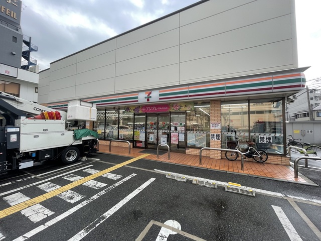 コンビニ　セブンイレブン大阪長居1丁目店（コンビニ）まで776m