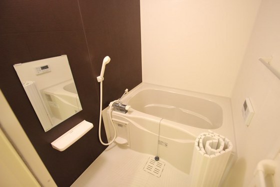 バス・シャワールーム　※別部屋の写真です