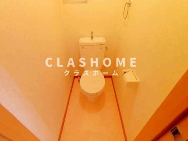トイレ　同物件の別部屋になります。