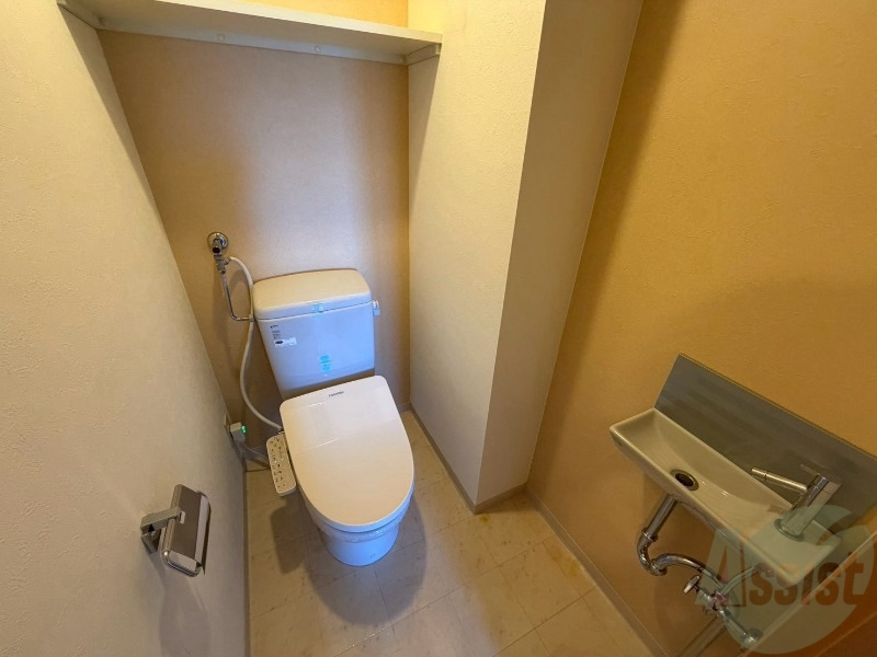 トイレ　ウォシュレット付きのトイレです。シャワートイレは日本の宝。