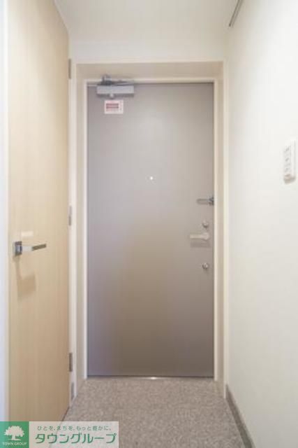 玄関　※写真は同タイプ住戸です。
