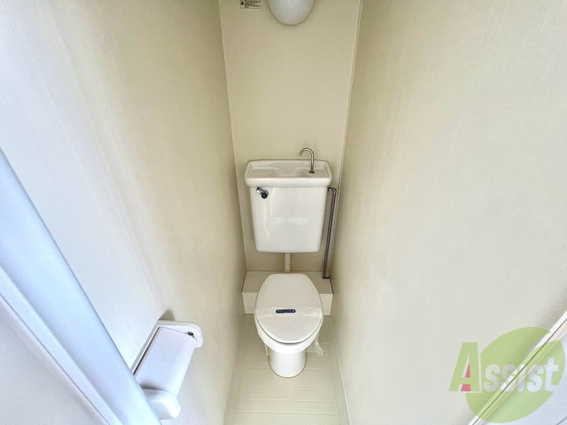 トイレ　トイレは浴室と別室になります。快適に利用できそうです。