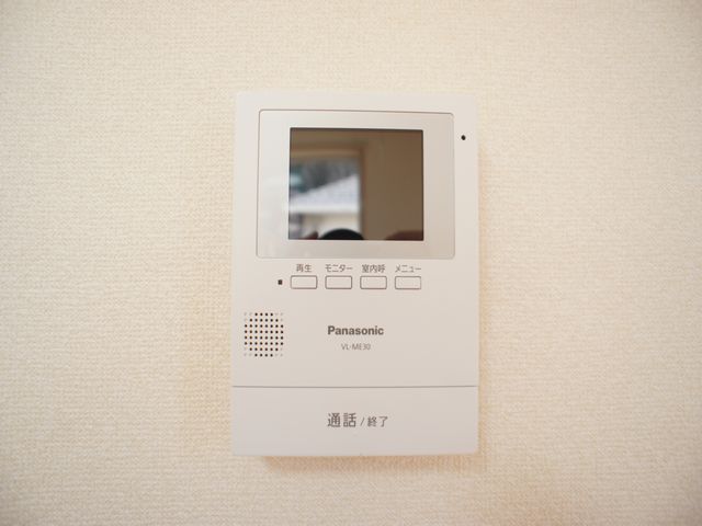 セキュリティ　訪問者の確認ができるTVドアホン付きです♪