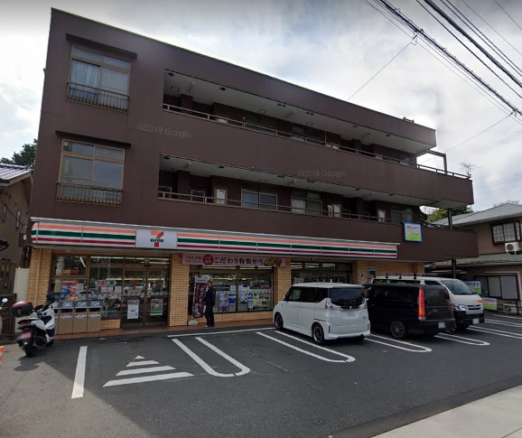 コンビニ　セブンイレブン 真鶴駅西店（コンビニ）まで531m